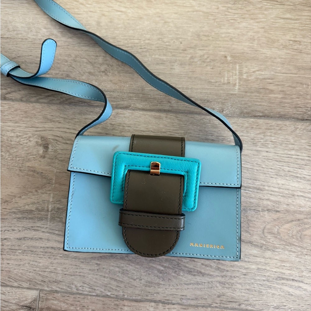 Chic buckle Blue and Brown crossbody bag!